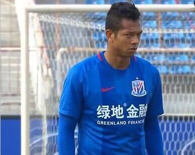 《梅西的世界杯》纪录剧首曝预告 2024-01-18 近日，聚焦梅西和其世界杯之旅的纪录剧集《梅西的世界杯：传奇崛起》发布预告，该剧由蒂姆·帕斯托雷(《徒手攀岩》)、帕特里克·麦林·史密斯、布莱恩·卡莫迪、马特·雷纳等担任执行制作人，将于2月21日上线 贾斯汀·比伯纪录片首映 小天王黑超遮面吻母亲 2013-12-19 当地时间12月18日，洛杉矶，贾斯汀·比伯第二部音乐纪录片《贾斯汀·比伯：信念》举行首映仪式，比伯黑超遮脸，身穿红色休闲西装搭配白衬衣亮相。
