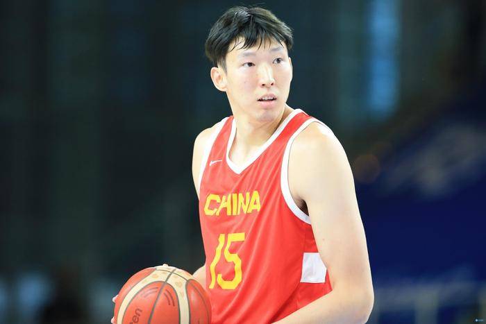 克里斯·帕拉特拍摄《小勇士之路》路透 2024-10-09 当地时间10月7日，美国加利福尼亚州圣迭戈，“星爵”克里斯·帕拉特、裘德·希尔拍摄电影《小勇士之路》（Way of the Warrior Kid）曝路透。