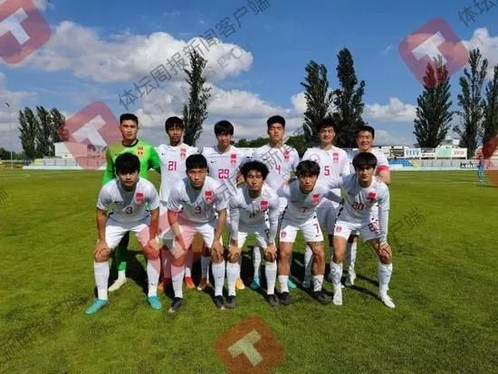 蒋勤勤更凭借此片正式复出，与“槿汐 上一页12345.搜索-电影网 消息 首页 新闻 视频 大片 影库 CCTV6 VIP影院 全部 电影 电视剧 影人 视频 图片 新闻 更新时间 所有 1小时内 今日内 1周内 1个月内 从资讯频道搜索 结果 92527 条 《洛杉矶之战》 漏洞百出的煽情 2011-03-23 无论是现实世界中的卡扎菲，还是虚拟影像里的外星人，其实都是美国人在一个自己处于中心地位的世界中对于外界威胁的一个潜在想象。
