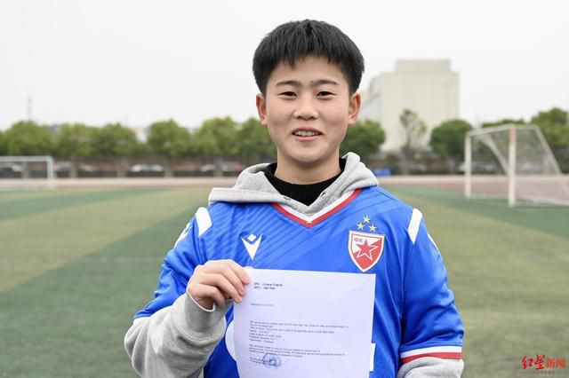 影片巧妙地混合了科幻、动作与生存恐怖元素，更重要的是，它建立了一个“猎人成为猎物”的核心戏剧冲突。