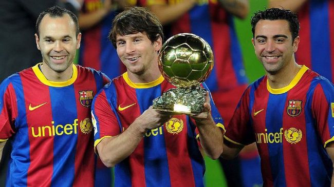 他们被各自的愿望缠绕，却因同一个目标团结起来——赶走寡廉鲜耻的恶房东。