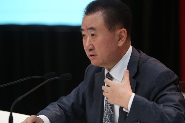 2025年国庆档以“新”为核心驱动力，用新面孔、新内容和新业态吸引了观众的关注与热情。